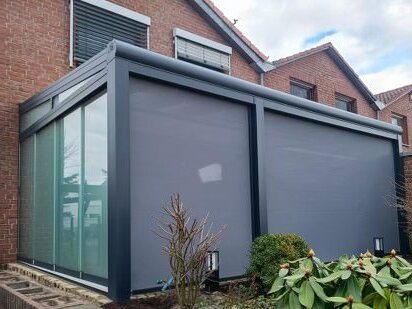 Serre met zonwering